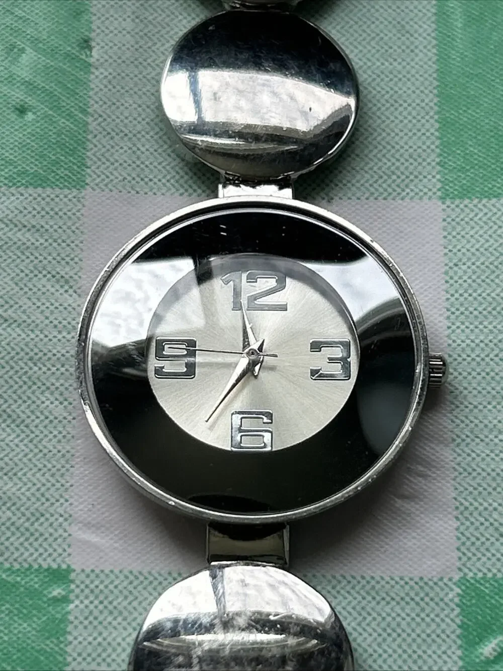 FMD Circle Dial And Band Women’s Quartz Watch